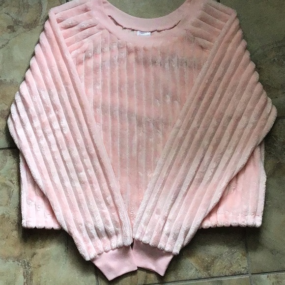 Faux fur pullover😍 - Picture 1 of 4